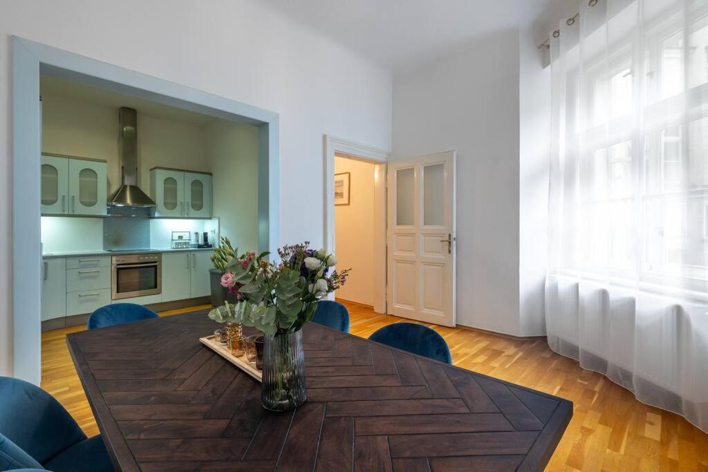 Charming 2Bedroom Old Town Apartment Prague Exterior photo